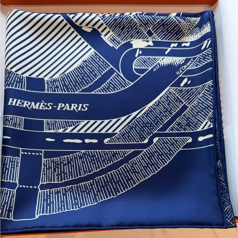 Hermes “Mors et Jouets” Double Face Carre 90 Silk Scarf Navy White - NWT - Picture 3 of 9